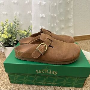 Eastland Women’s Gina Leather Clogs in Brown Oak